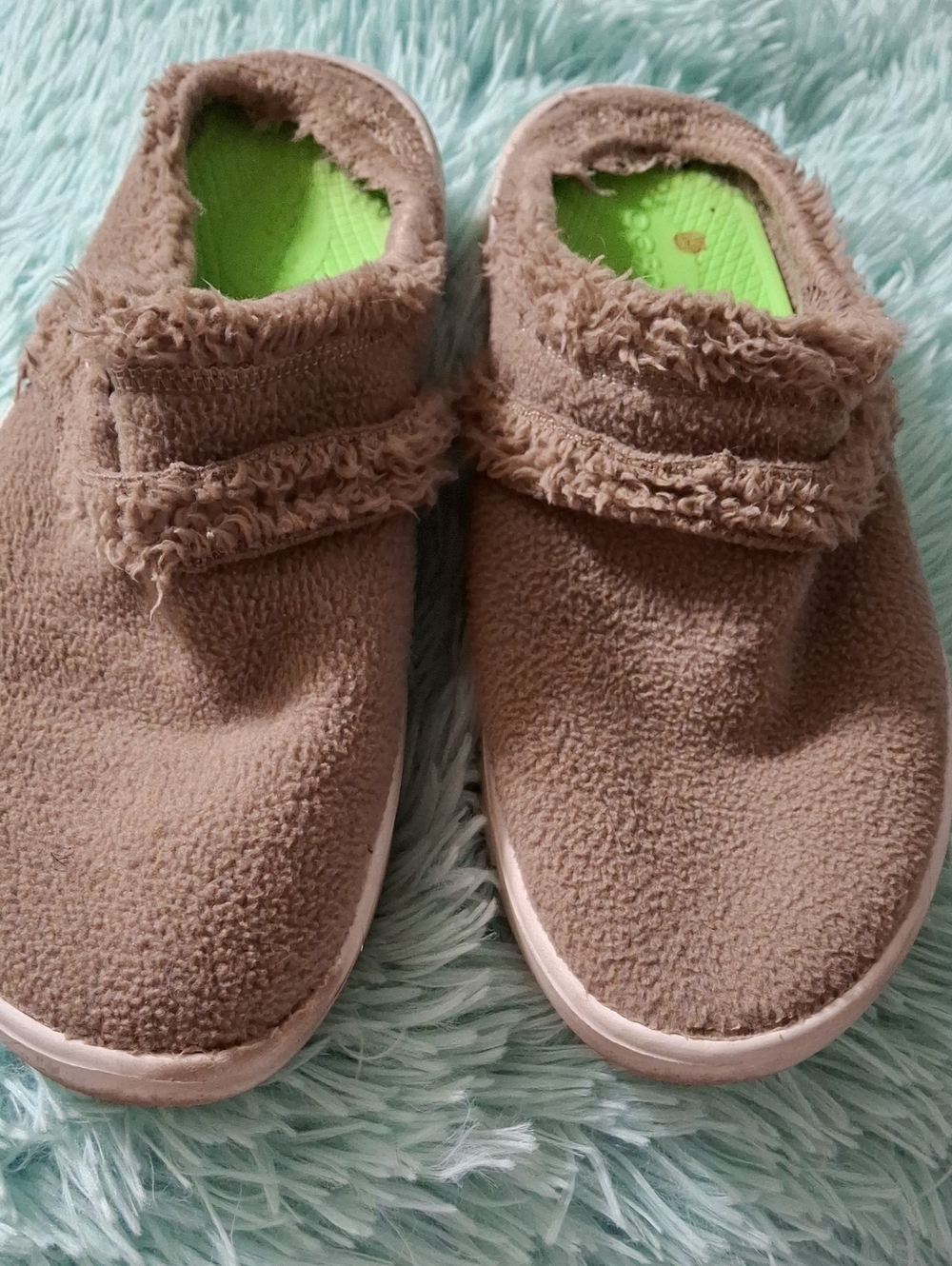 OOFOS Brown Fuzzy Slip-On Clog with Green Insole (OF21)